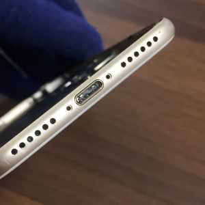iPhone7のライトニング修理
