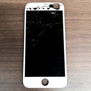 iPhone 6s 液晶交換 パネル 破損 液晶漏れ 大破