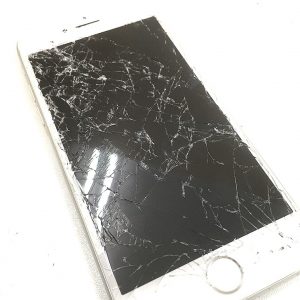 iPhone 6 フロントパネル破損
