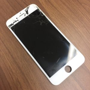 iPhone6のガラス割れ修理