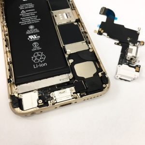 iPhone6s ライトニングコネクター交換