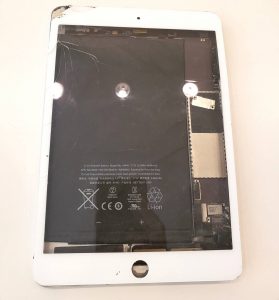 iPadmini3 デジタイザー 修理