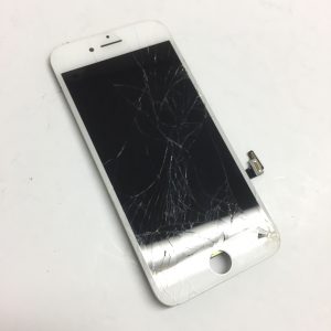 iPhone7のフロントガラス割れ修理