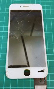 iPhone8 液晶パネル交換