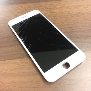 iPhone8フロントガラス交換