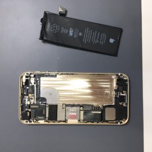 iPhone SE　バッテリー交換