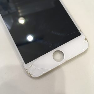 iPhone ６Ｓ　フロントパネル交換
