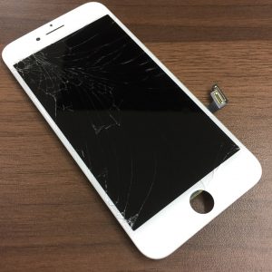 iPhone7のガラス割れ修理
