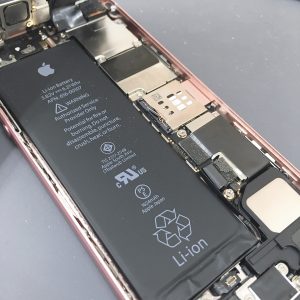 iPhone SE バッテリー交換