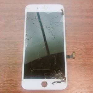 iPhone7プラス 画面割れ交換