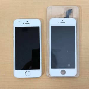 上越店 iPhoneSE 液晶交換