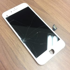 iPhone8フロントガラス修理