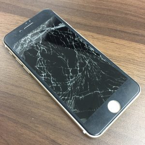 iPhone7のガラス割れ修理