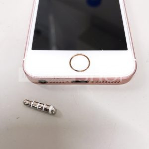 iPhoneSE イヤホンジャック取り外し修理