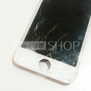 上越店 iPhone SE 液晶画面交換