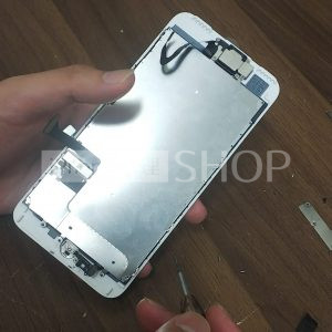 iPhone7Plusのガラス割れ修理