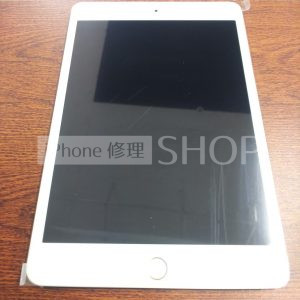 iPadnimi4のフロントパネル割れ修理