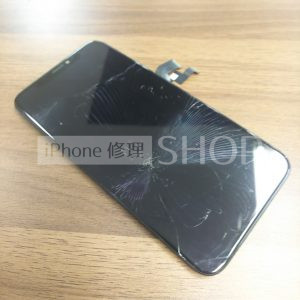 iPhoneXのガラス割れ修理