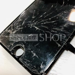 上越店 iPhone7 パネル交換