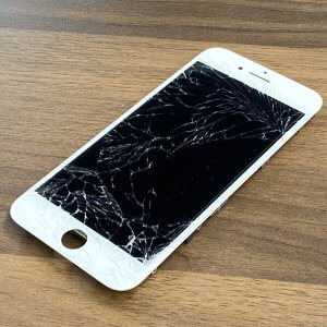 iPhone7のガラス割れ修理