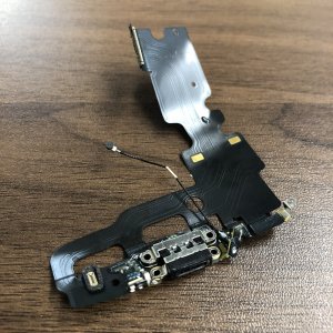 iPhone7　コネクタ修理