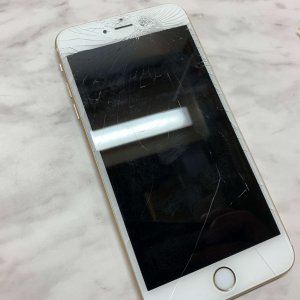 iPhone 6s+ 液晶交換