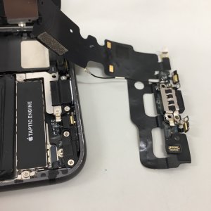 iPhone7 ライトニング修理