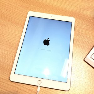 イオン新潟青山店 iPad5　リンゴループ修理