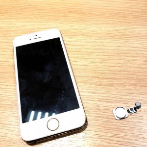 イオン新潟青山店　iPhone５　ホームボタン修理