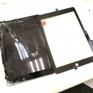 iPad 6 フロントパネル交換修理