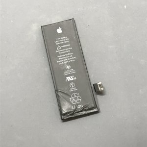 iPhone SE バッテリー交換