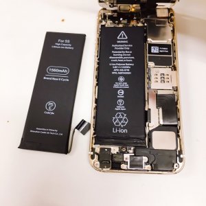 iPhone5S バッテリー交換