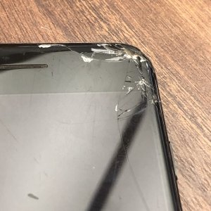 iPhone7画面割れ修理