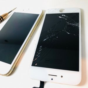 上越店 iPhone6S フロントパネル交換