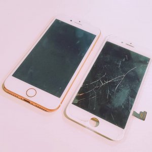 上越店 iPhone8 液晶交換