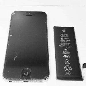 上越店 iPhoneSE バッテリー交換