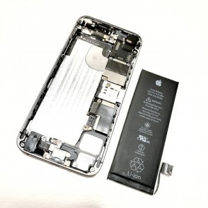 上越店 iPhoneSE バッテリー交換