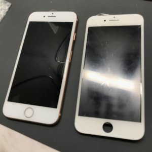 iPhone 8 フロントパネル交換
