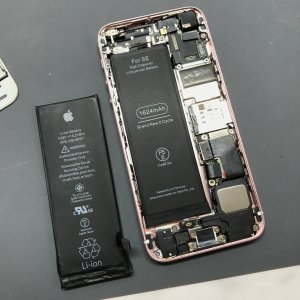 iPhone SE バッテリー交換