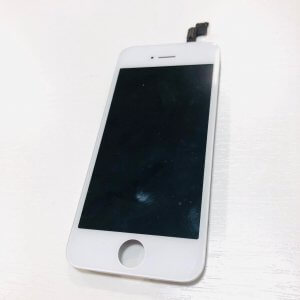 上越店 iPhoneSE 液晶交換