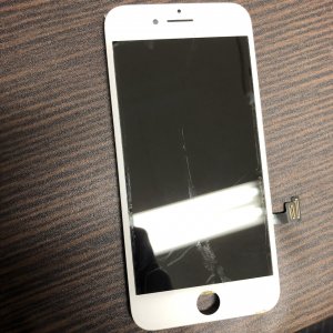 iPhone8 　フロントパネル交換修理