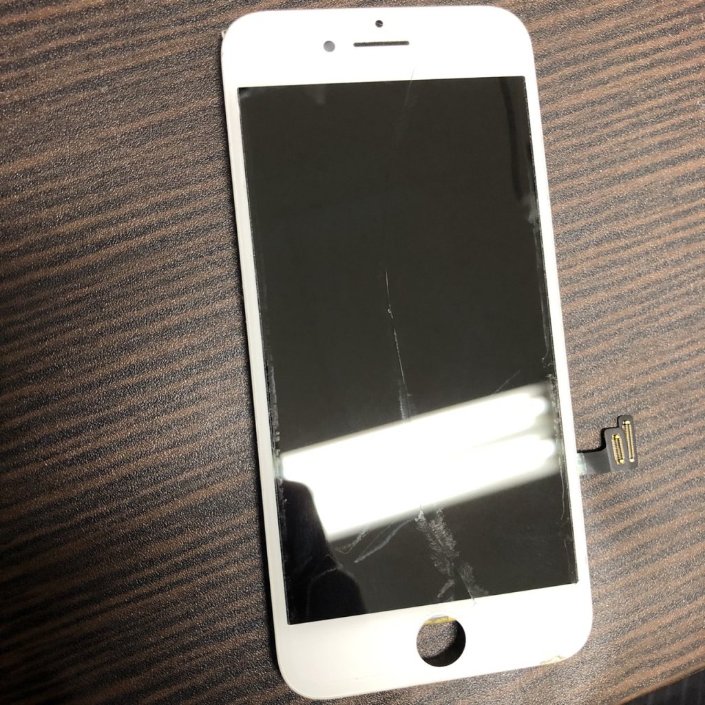 iPhone8 フロントパネル交換