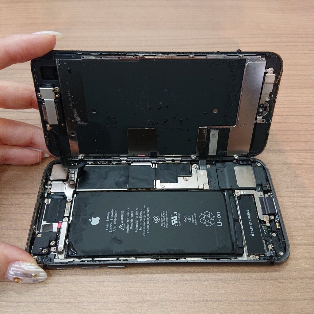 iPhone8 水没修理