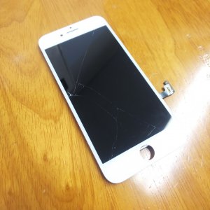 iPhone8 フロントパネル交換