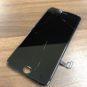 iPhone8 フロントパネル交換修理