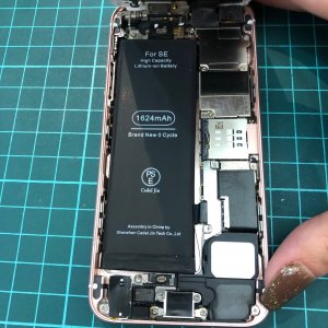 iPhoneSE　バッテリー交換