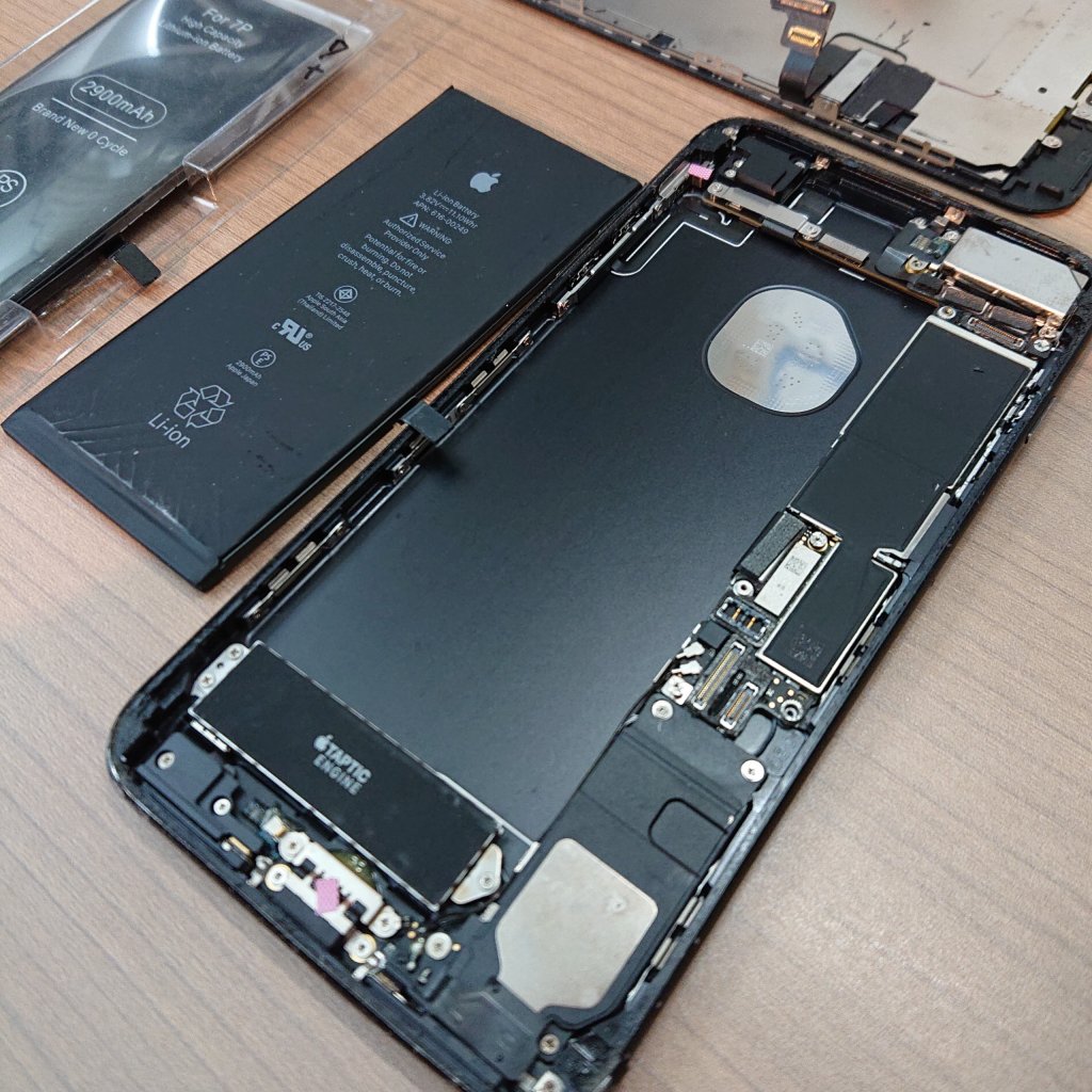 iPhone7+ バッテリー交換