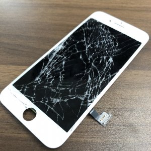 iPhone8 フロントパネル修理