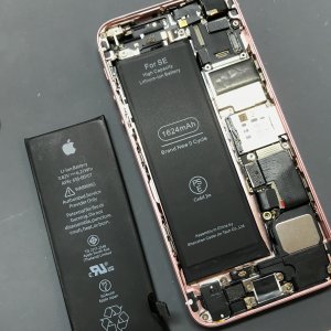 iPhone SE バッテリー交換