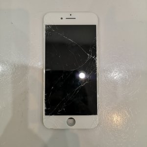 iPhone 8 液晶交換 パネル交換 スマートフォン スマホ 携帯修理 川口市 西川口